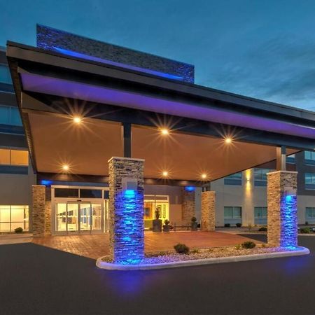 Holiday Inn Express & Suites - Milan - Sandusky Area By Ihg Exterior photo