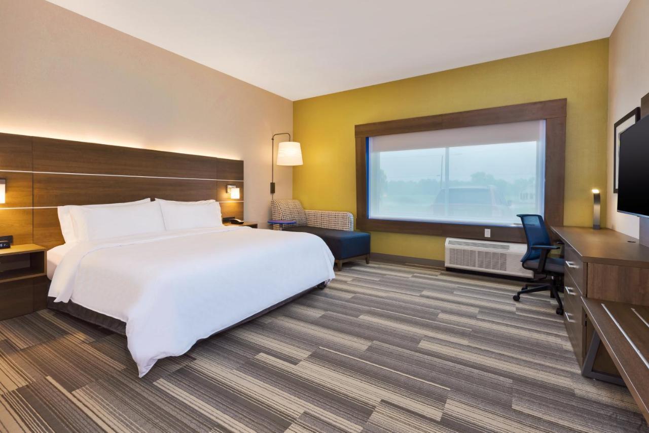 Holiday Inn Express & Suites - Milan - Sandusky Area By Ihg Exterior photo