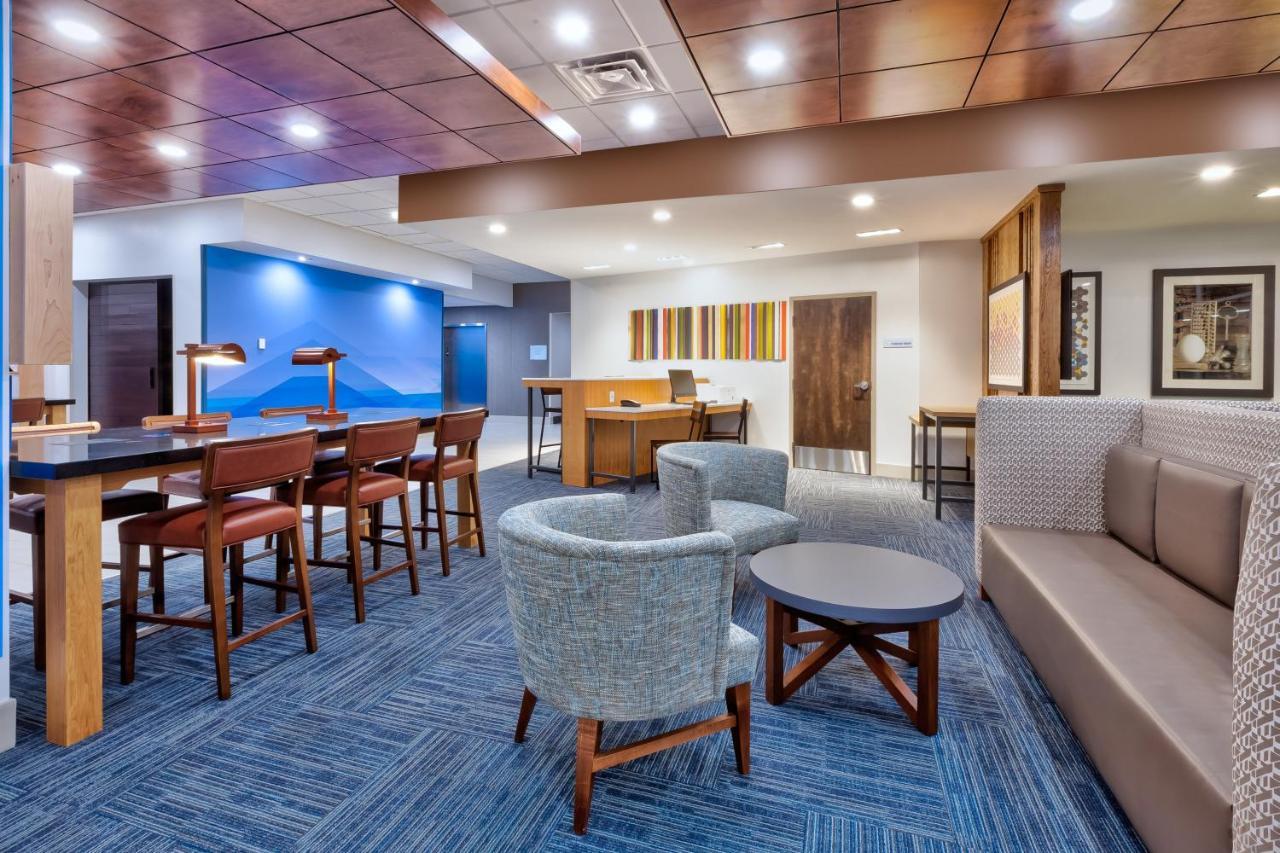 Holiday Inn Express & Suites - Milan - Sandusky Area By Ihg Exterior photo