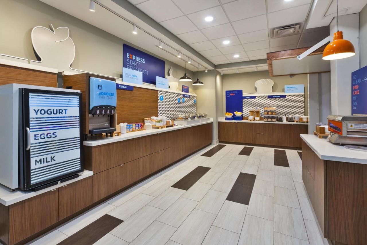 Holiday Inn Express & Suites - Milan - Sandusky Area By Ihg Exterior photo