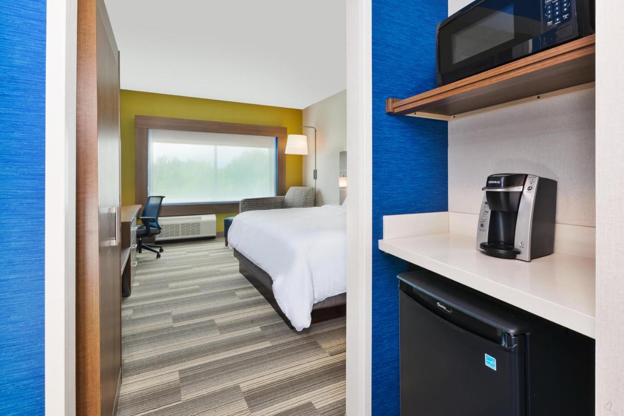 Holiday Inn Express & Suites - Milan - Sandusky Area By Ihg Exterior photo